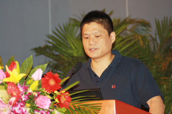 北京庄闲游戏互联信息顾问有限公司董事长发表《智慧城市发展展望》主题演讲