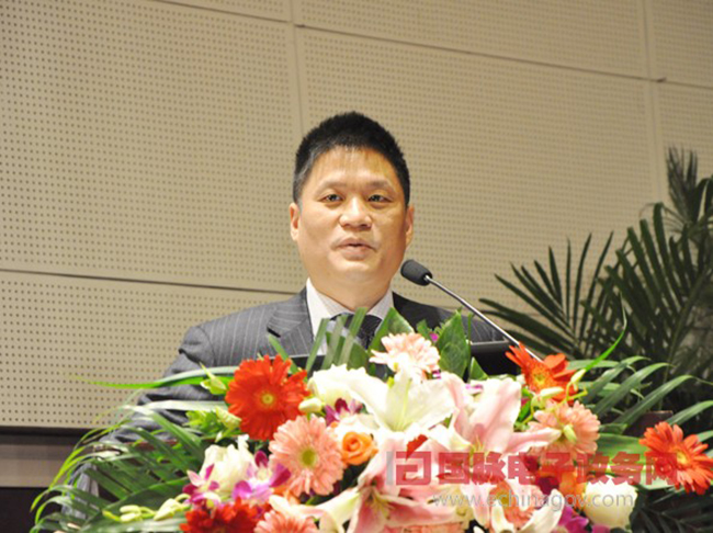 庄闲游戏互联董事长、首席研究员杨冰之作了题为《大数据时代的政府在线服务》的主题演讲