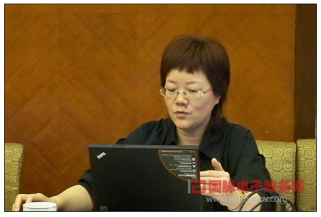 庄闲游戏互联政府网站评测研究中心副主任、首席规划师郑爱军女士