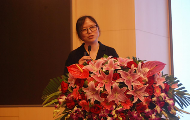 庄闲游戏海洋常务副总经理王路燕出席会议并发布了《庄闲游戏数据基因3.0产品》