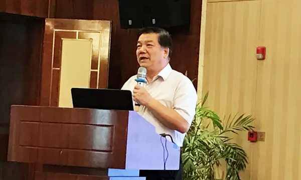 在“青海省政府信息与政务公开培训暨互联网+政务服务研讨会”上，中国信息协会特约副会长、电子政务理事会常务副理事长、中国审计学会计算机分会会长周德铭以《促进政务信息资源共享开放》为题做了专题演讲。