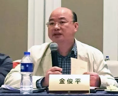 在2016中国（青海）“互联网+政务”创新趋势研讨会上，江西省信息中心主任金俊平就江西在推进“互联网+政务服务”过程中，针对集约化建设、政务云以及网站平台与移动端的融合等方面进行了发言